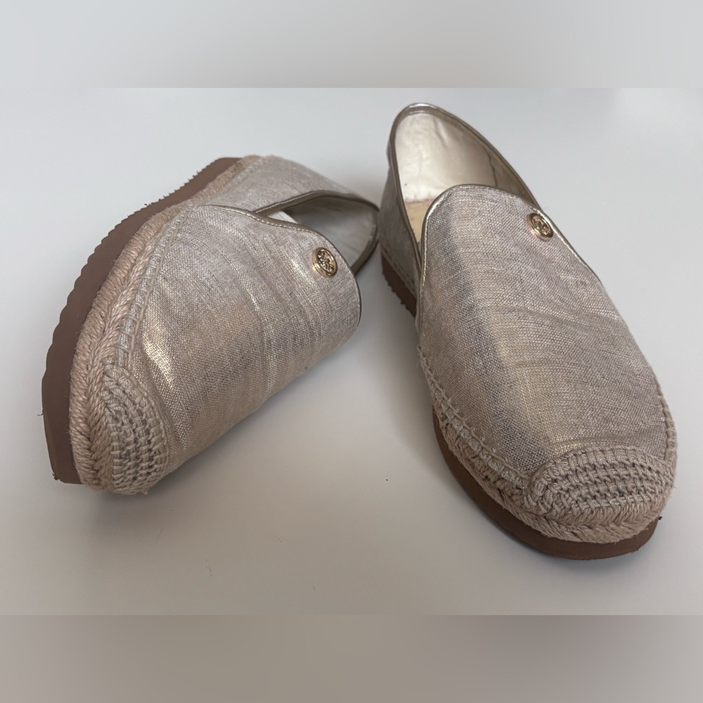 Michael Kors Shimmering metallic GOLD finish, Espadrille flats. Women’s sz 9